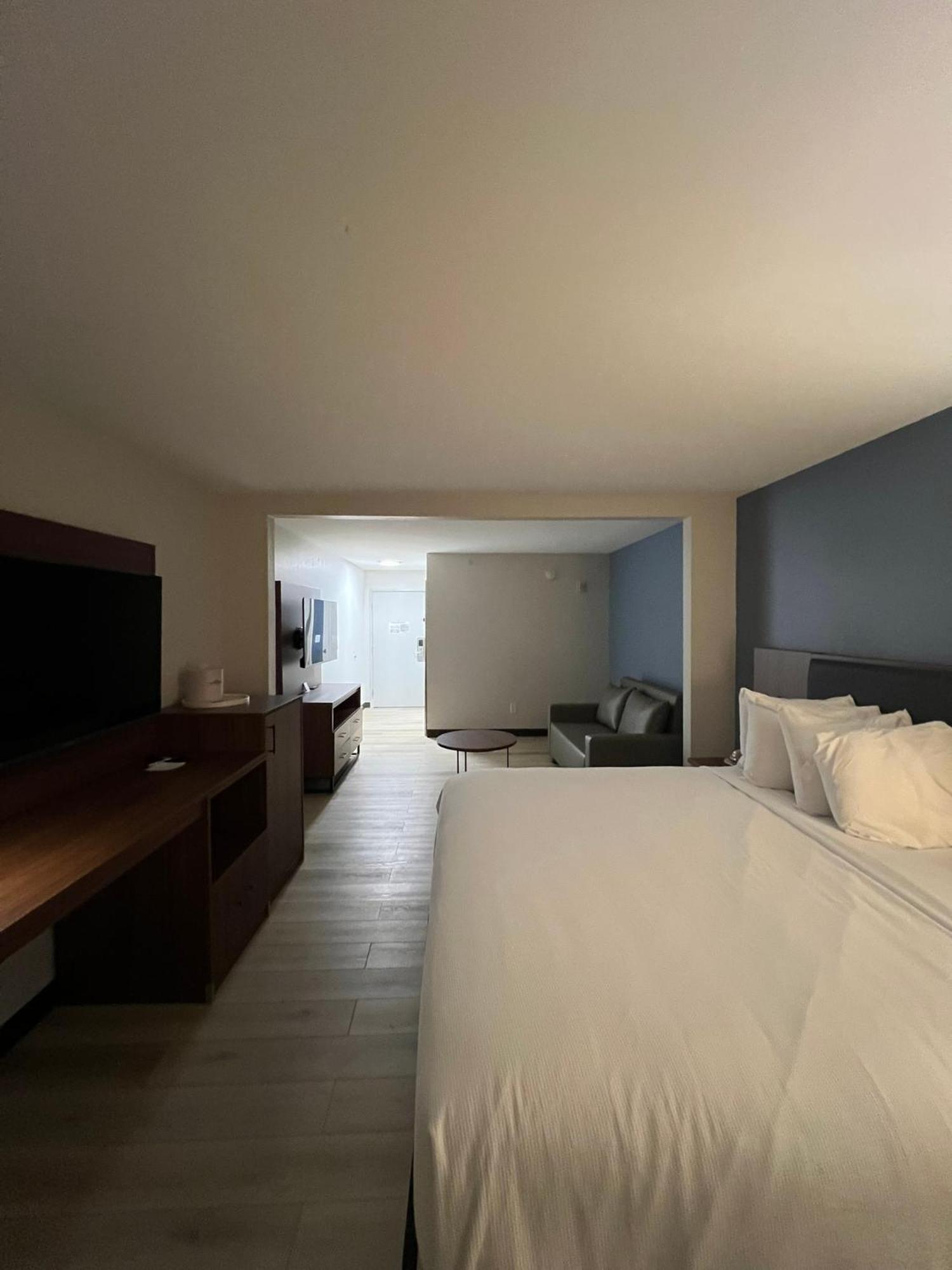 Wingate By Wyndham Dublin Near Claytor Lake State Park Exterior foto